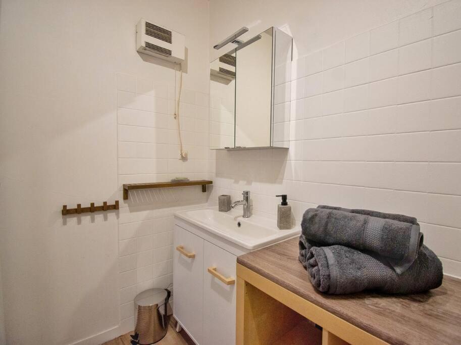 Joli T2 Lumineux Avec Balcon Et Wifi - Proche Cv Apartment Aix-en-Provence Exterior photo